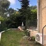 Mezzanine Avec Jardin Privatif, Parking Et Clim - Saint-raphael - Fr-1-226a-81 *