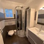 Appartamento Mezzanine Avec Jardin Privatif, Parking Et Clim - Saint-raphael - Fr-1-226a-81 *
